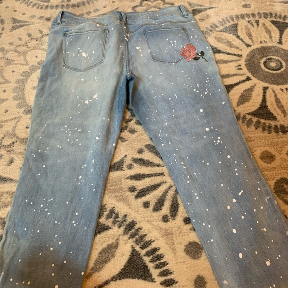 New York and company soho floral cropped pant - Picture 2 of 5